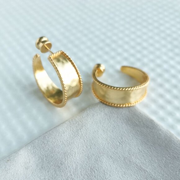 Julie Vos Gold Savoy Small Hoop Earrings NEW - Picture 3 of 3